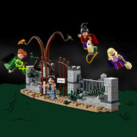 Hocus Pocus: The Sanderson Sisters' Cottage (2316+pcs)