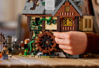 Hocus Pocus: The Sanderson Sisters' Cottage (2316+pcs)