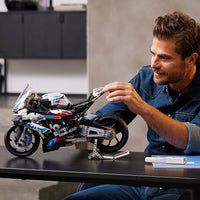 BMW M 1000 RR (1920+pcs)