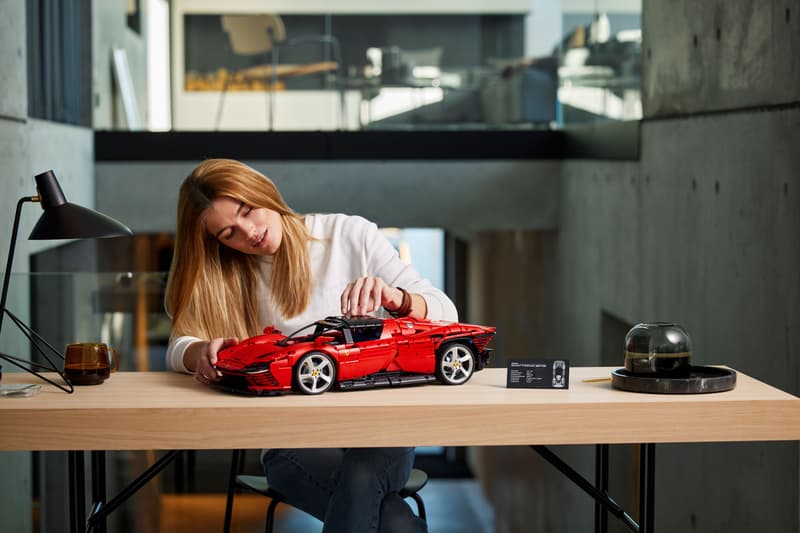 Ferrari Daytona SP3 TECHNIC (3778+pcs)