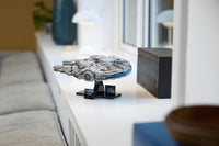 Millennium Falcon (921+pcs)