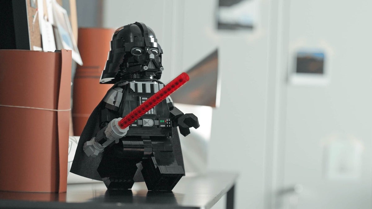 Up-Scaled Darth Vader Minifigure (1028+pcs)