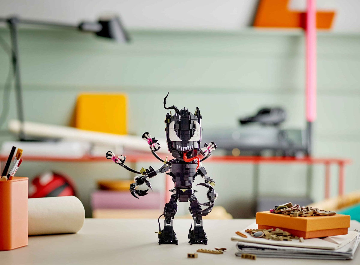 Venomized Groot (630+pcs)