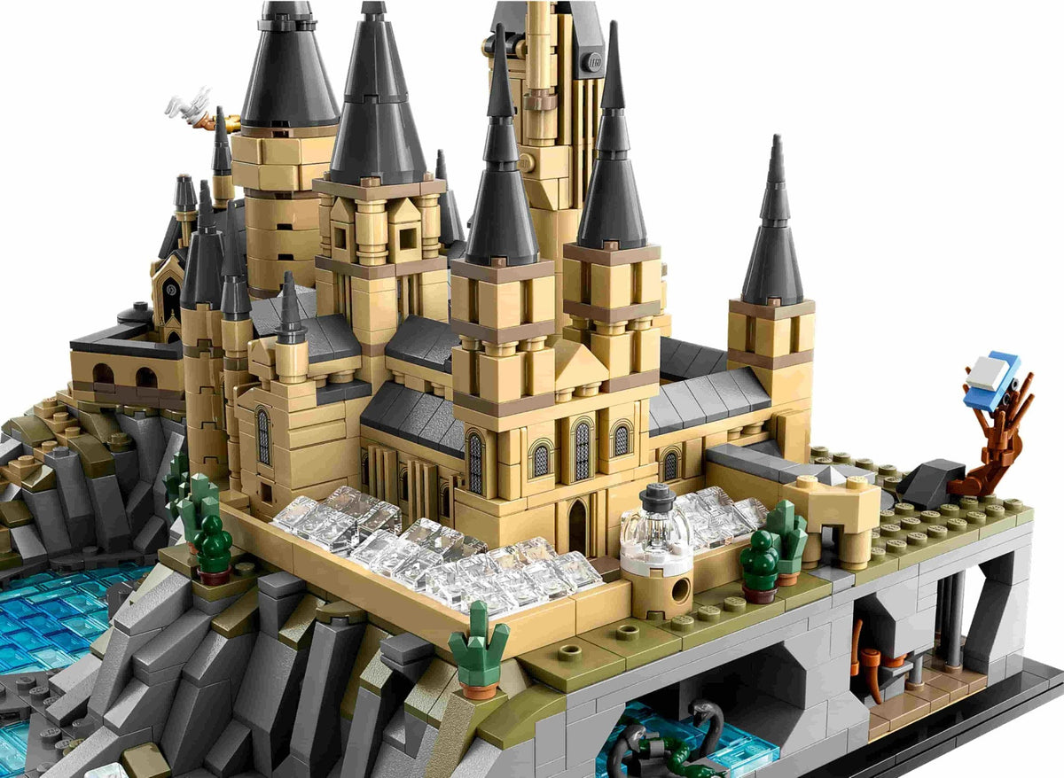 Hogwarts Castle and Grounds (2660+pcs)