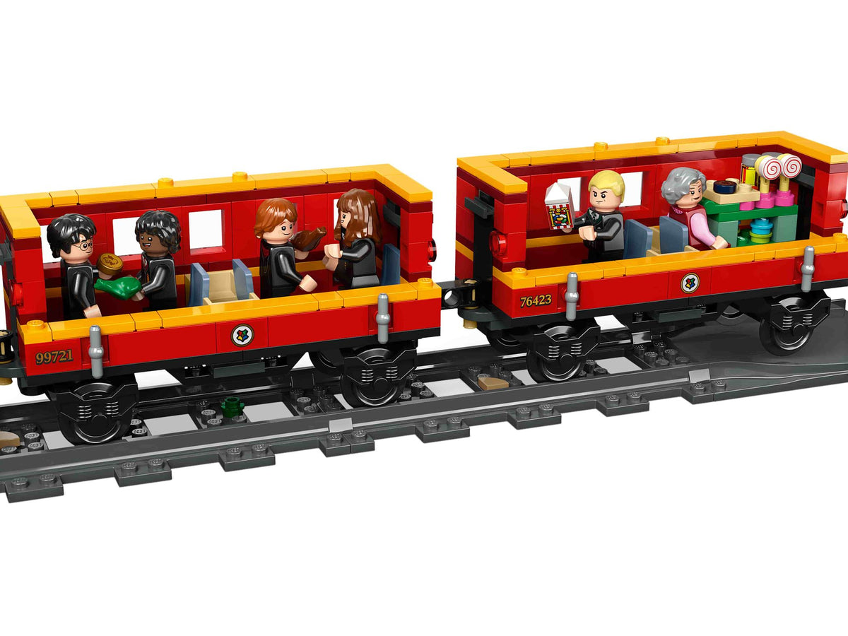 Hogwarts Express & Hogsmeade Station (1074+pcs)